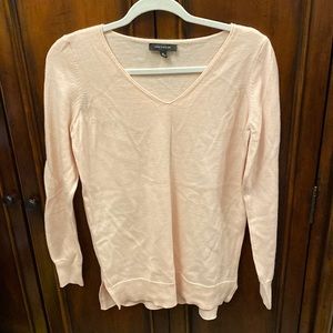 Ann Taylor pink vneck tunic with side slits size medium